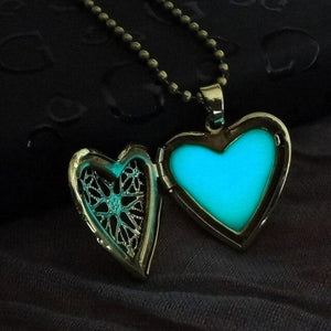 Eternal Heart Bundle Necklace & Earrings Glows In The Dark